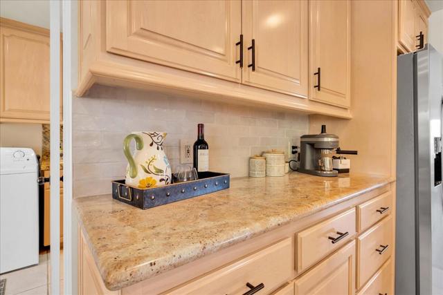 73501 Broken Arrow Trail, Palm Desert CA: https://media.crmls.org/mediaz/164fef75-b44f-4596-a97e-bff8a6971507.jpg