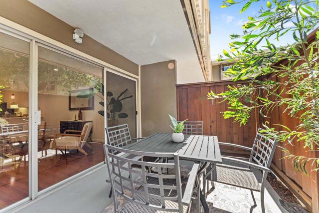 1101 Continentals Way, Belmont CA: https://media.crmls.org/mediaz/16500eb8-6933-4b3a-93ae-a7a752c228b6.jpg