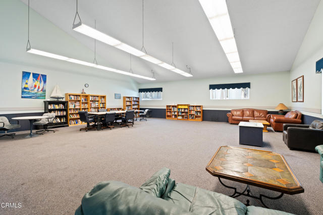 542 Ebbtide Circle, Port Hueneme CA: https://media.crmls.org/mediaz/16501ee1-e6f9-4648-8a63-199f69415963.jpg