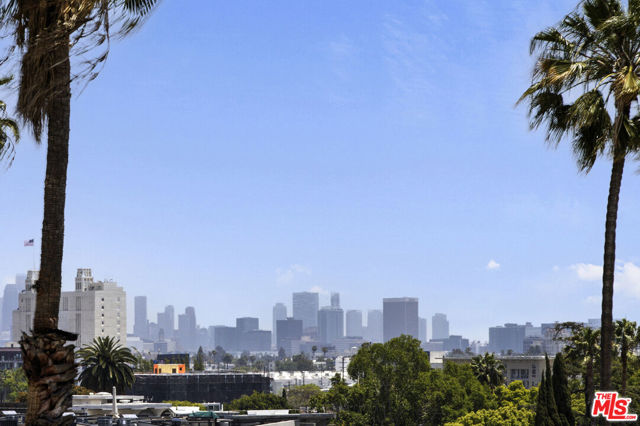 1400 N Vista Street, Los Angeles CA: https://media.crmls.org/mediaz/16507ac7-768d-46a6-8df3-0f9993bb59f1.jpg