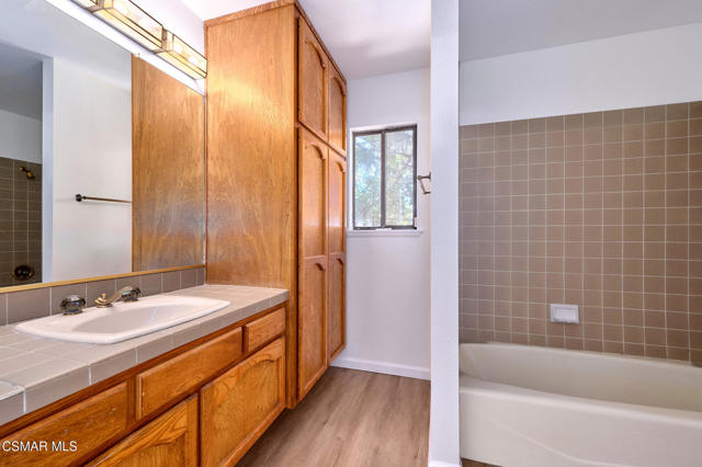 751 Wildwood Avenue, Thousand Oaks CA: https://media.crmls.org/mediaz/1651779b-4c59-41db-aad7-092b0b905ab1.jpg