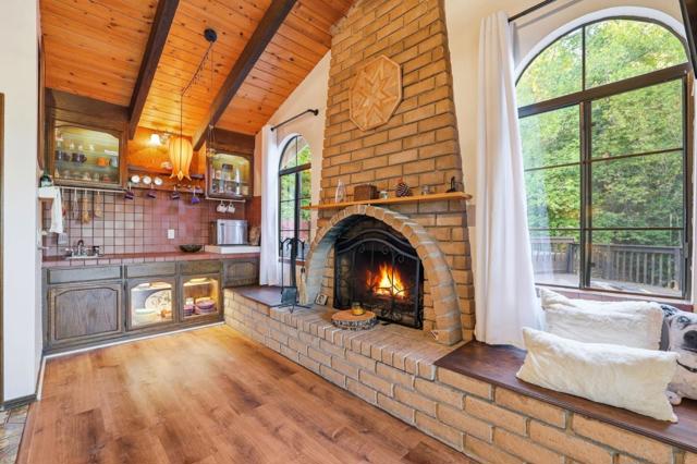 20715 Brush Road, Los Gatos CA: https://media.crmls.org/mediaz/1651ba4c-0776-4b8c-b976-171a4388fa62.jpg