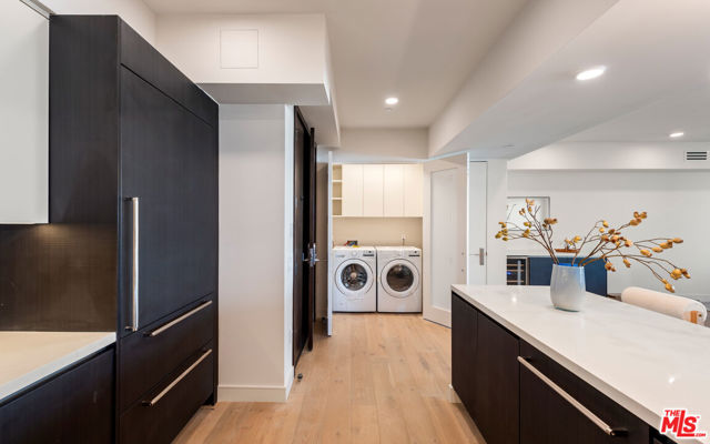 505 Barrington, Los Angeles CA: https://media.crmls.org/mediaz/165295df-c7ec-4183-b481-370781281eca.jpg