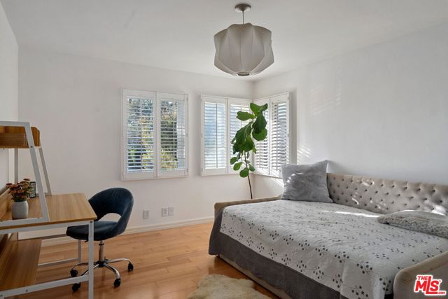 626 Pacific Street, Santa Monica CA: https://media.crmls.org/mediaz/16534d76-a831-4bc1-8761-172114879a7c.jpg