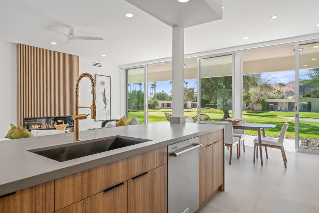 172 Desert Lakes Drive, Palm Springs, CA 92264