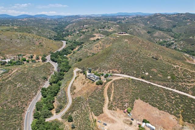 19075 Caesar Drive, Ramona CA: https://media.crmls.org/mediaz/1654533e-63cd-40bd-8705-059ccf79dc63.jpg