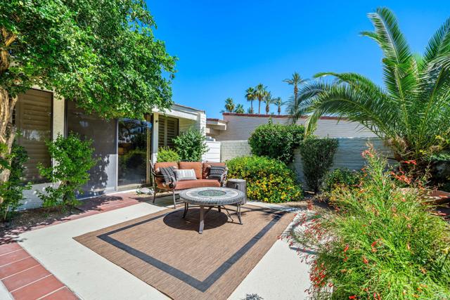 44825 Guadalupe Drive, Indian Wells CA: https://media.crmls.org/mediaz/16549fa9-1cff-4f57-8d1e-c9f2c4f15f7c.jpg