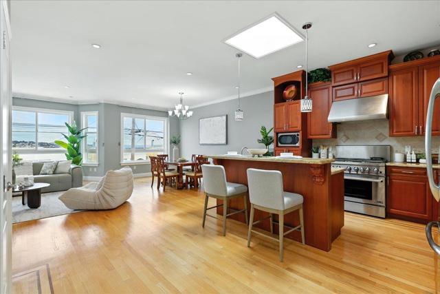 430 Hamilton Street, San Francisco CA: https://media.crmls.org/mediaz/1654a9be-146b-40f6-86f1-7655aa0b00a3.jpg