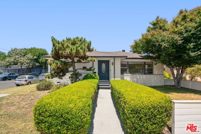 12127 Juniette Street, Culver City CA: https://media.crmls.org/mediaz/1654c5eb-8166-41ea-bf4f-3445dd2767de.jpg