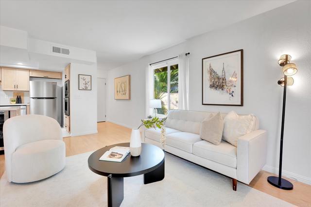 Detail Gallery Image 8 of 31 For 7077 Camino Pacheco, San Diego,  CA 92111 - 2 Beds | 2 Baths