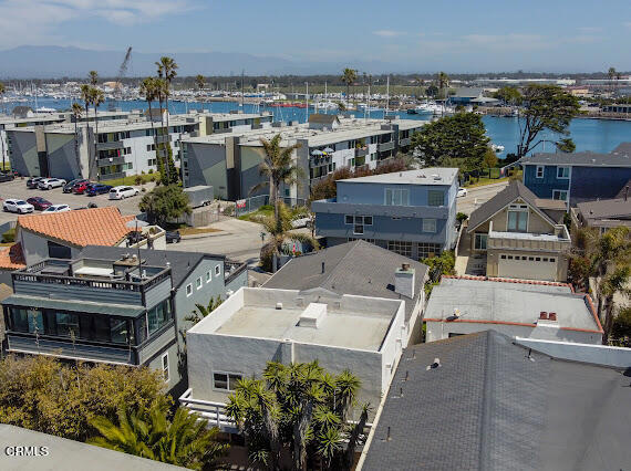 3233 Playa Court, Oxnard CA: https://media.crmls.org/mediaz/1655f1e0-2c2a-4b8b-87b5-f00495f2d0c8.jpg