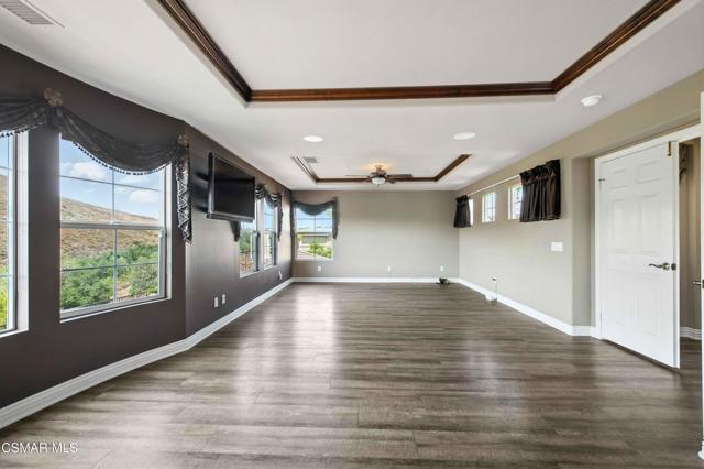 3194 Sunset Hills Boulevard, Thousand Oaks CA: https://media.crmls.org/mediaz/165603e3-138b-4c1b-baa3-c9a5df8ddfb6.jpg