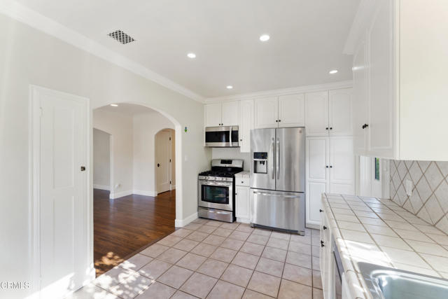 Detail Gallery Image 12 of 43 For 2242 Cooley Pl, Pasadena,  CA 91104 - 3 Beds | 2 Baths