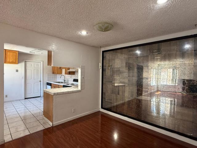 835 Saraband Way, San Jose CA: https://media.crmls.org/mediaz/16572e82-2970-43dd-98e3-9f31ac74fa8e.jpg