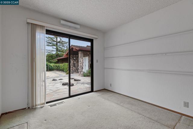 47 Bella Vista Ct, Diablo CA: https://media.crmls.org/mediaz/16574789-4303-4b91-98b6-4f933a4ccf3e.jpg