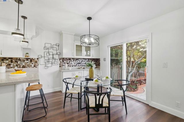 2907 Wilson Cmn, Fremont CA: https://media.crmls.org/mediaz/165782bc-2005-4511-90f3-de464ba1e8ca.jpg