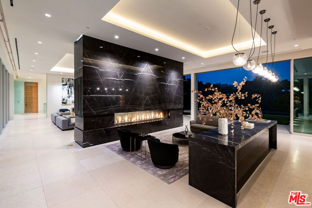 642 Perugia Way, Los Angeles CA: https://media.crmls.org/mediaz/16582c26-c551-4b90-ae73-85d9304d3dfc.jpg