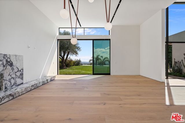 Drew Fenton | 2501 Banyan Drive Los Angeles CA | MLS: 7450499 Drew Fenton | 2501 Banyan Drive Los Angeles CA | MLS: 7450499