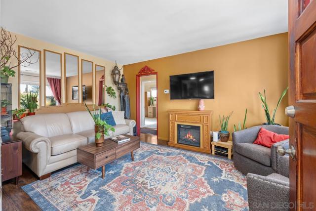 8455 Nentra St, La Mesa CA: https://media.crmls.org/mediaz/1658ef1a-c4ea-4005-92f4-e9741d6f28bb.jpg