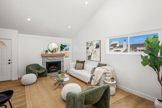 Image 3 of 50 For 152 Evergreen Ave.  4