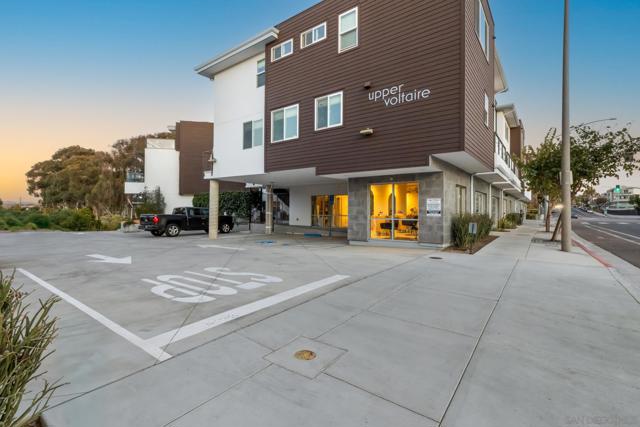 4100 Voltaire St, San Diego CA: https://media.crmls.org/mediaz/16591a9c-b4b3-41f7-bb16-d3b282f9505a.jpg