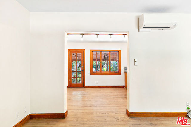 4171 Kraft Avenue, Studio City CA: https://media.crmls.org/mediaz/16598cfb-b8bc-44d5-bffc-0ab20b6b6965.jpg