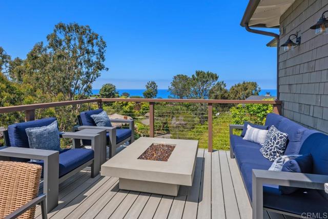 Detail Gallery Image 13 of 31 For 555 Amphitheatre Dr, Del Mar,  CA 92014 - 6 Beds | 5/1 Baths