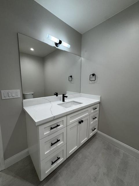 200 Sheridan Avenue, Palo Alto CA: https://media.crmls.org/mediaz/165b6145-3ee2-47e7-bee1-e7880bd84a87.jpg