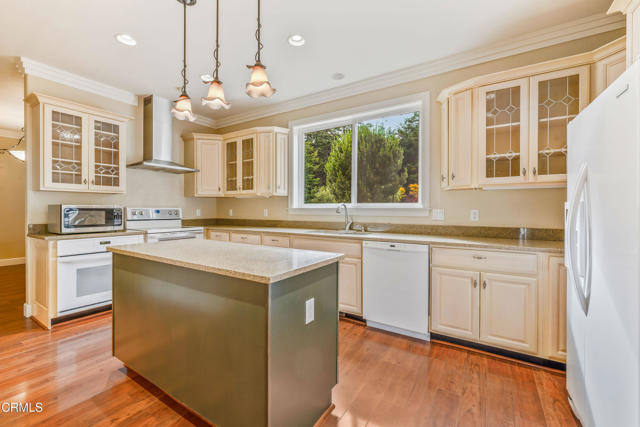 16611 Pearl Ranch Road, Fort Bragg CA: https://media.crmls.org/mediaz/165c168b-77a6-4fb7-8a7f-326e91e4d2e8.jpg
