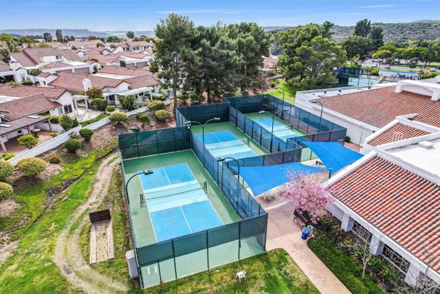 4981 Lamia Way, Oceanside CA: https://media.crmls.org/mediaz/165c7d92-ea98-4865-bb61-e4afb27f137c.jpg