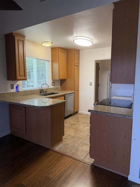 Detail Gallery Image 7 of 25 For 1612 Bridgeview Dr, San Diego,  CA 92105 - 3 Beds | 2 Baths