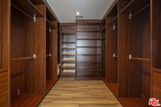 5751 Valley Oak Drive, Los Angeles CA: https://media.crmls.org/mediaz/165d432a-8e56-4613-b140-2808e3b15de0.jpg