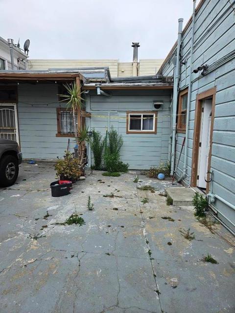 275 Miramar Avenue, San Francisco CA: https://media.crmls.org/mediaz/165d4591-1810-4965-a01f-9883a3a5e01d.jpg