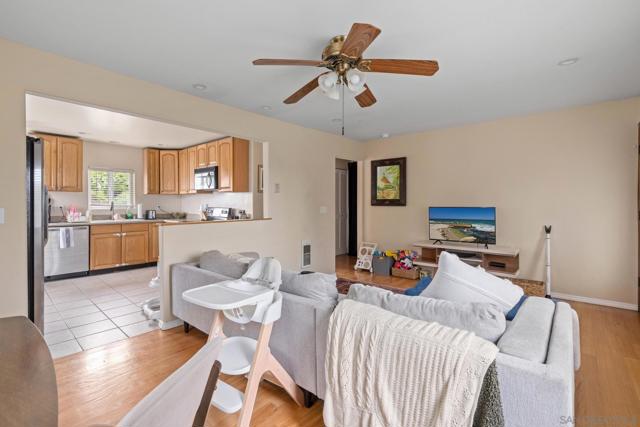 309 11 E Ave, Coronado CA: https://media.crmls.org/mediaz/165d5c51-9256-4247-9610-34ddf1285ab7.jpg