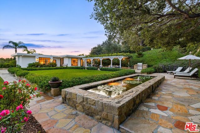 880 Knollwood Drive, Santa Barbara CA: https://media.crmls.org/mediaz/165d70e3-7daf-45a2-aad9-ebbce6de78cf.jpg