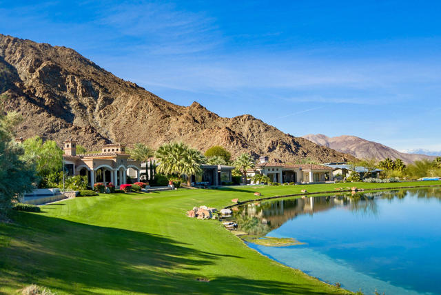 49120 Sunrose Lane, Palm Desert CA: https://media.crmls.org/mediaz/165e18ec-7851-4006-a29b-f17bb54bf0b8.jpg