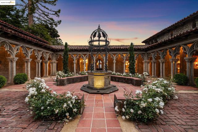 2900 Buena Vista Way, Berkeley CA: https://media.crmls.org/mediaz/165e19a8-bf65-427b-90dc-9d5d5dddb61b.jpg