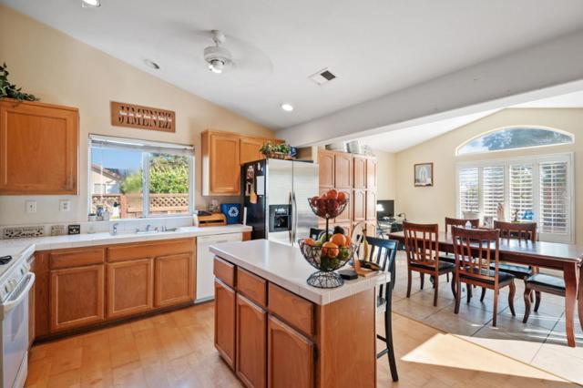 1261 South Street, Hollister CA: https://media.crmls.org/mediaz/165e2678-4365-4d0e-91da-7c81116eccef.jpg