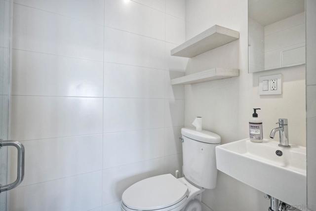 Image 9 of 22 For 747 Armada Ter