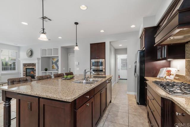 Detail Gallery Image 15 of 52 For 6211 Dartington Way, Carlsbad,  CA 92009 - 4 Beds | 3/1 Baths