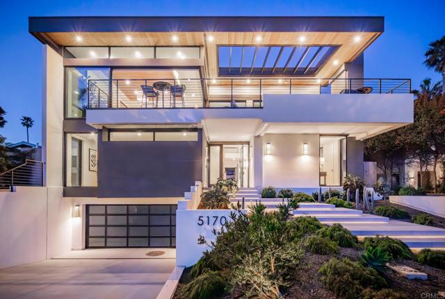 5170 Carlsbad Boulevard, Carlsbad CA: https://media.crmls.org/mediaz/165f2fe2-28d7-448c-8aa1-2adbe5fb79a3.jpg