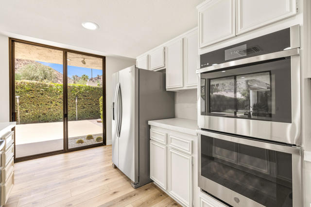 46428 War Bonnet Circle, Indian Wells CA: https://media.crmls.org/mediaz/165f8095-7d7b-4df1-889a-8620f440beeb.jpg