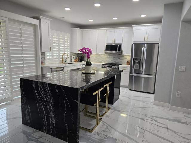 50340 Goya Drive, Coachella CA: https://media.crmls.org/mediaz/165fba27-c2c8-460a-9a68-e9ab7870bd46.jpg