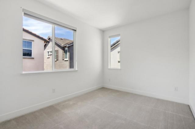 1363 S Shields Avenue, Mountain House CA: https://media.crmls.org/mediaz/165fe164-4f16-4200-9cd1-2843794043d8.jpg