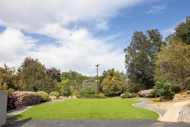 16204 Orchard Bend Rd, Poway CA: https://media.crmls.org/mediaz/166077ec-9da9-4f61-b34a-f7636f4b7808.jpg