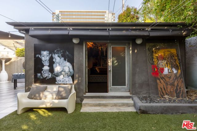 1259 S Bedford Drive, Los Angeles CA: https://media.crmls.org/mediaz/1661266a-77a4-48f3-b520-f4b0b3b2bf43.jpg
