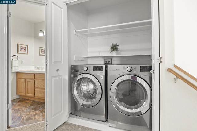 43 Patrick Way, Half Moon Bay CA: https://media.crmls.org/mediaz/1661331c-2e5b-432e-9968-9ae7f89b0ee1.jpg