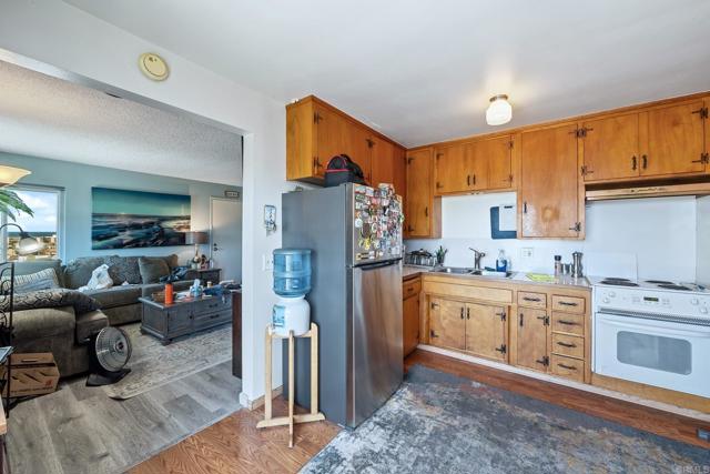 4768 72 Coronado Ave Avenue, San Diego CA: https://media.crmls.org/mediaz/1661d1b6-2bec-45e0-bf18-6a0b27f72ff9.jpg