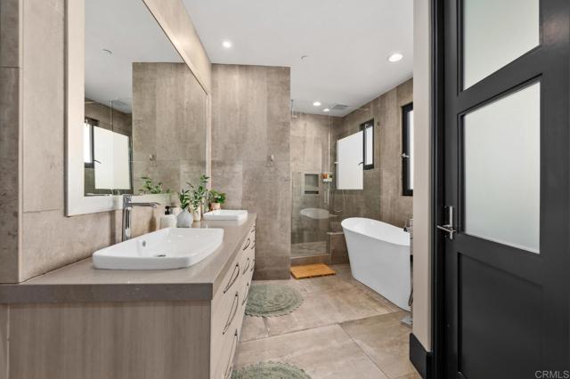 Detail Gallery Image 25 of 43 For 907 S Tremont St, Oceanside,  CA 92054 - 3 Beds | 3/1 Baths