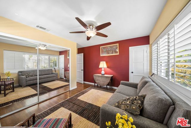 4942 Stern Avenue photo 22